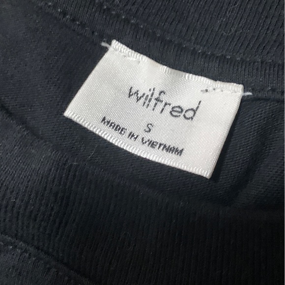 $8 IN BUNDLE 📍 Aritzia Wilfred Piaf Scrunch Cropped T Shirt - Picture 5 of 5